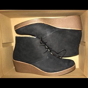 Lucky brand Black and Tan women’s boots size 8.5